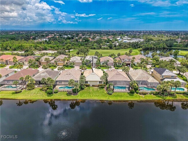 Foto del edificio - 8968 Crown Bridge Way