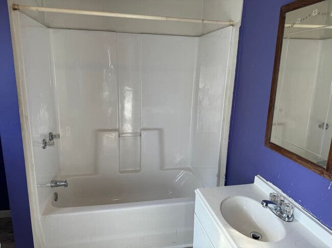 Building Photo - 306 W Lincoln Hwy