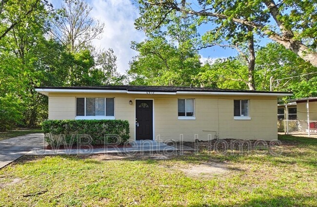Foto del edificio - 6812 Jack Horner Ln