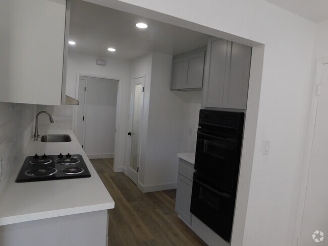 Building Photo - 2204 Greer Ct