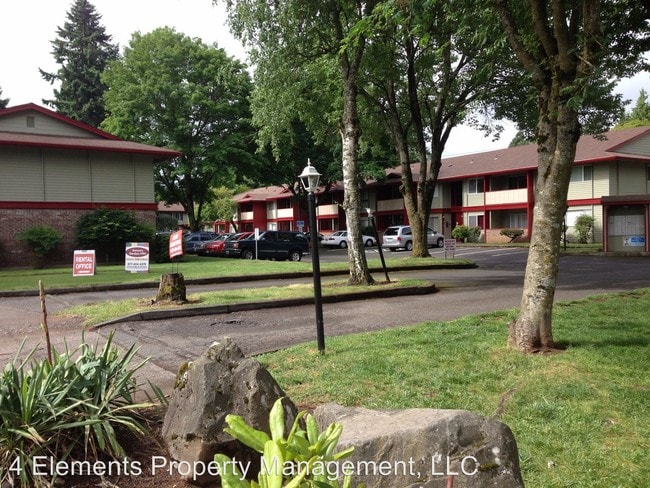 Building Photo - 2000 Laurel Pl