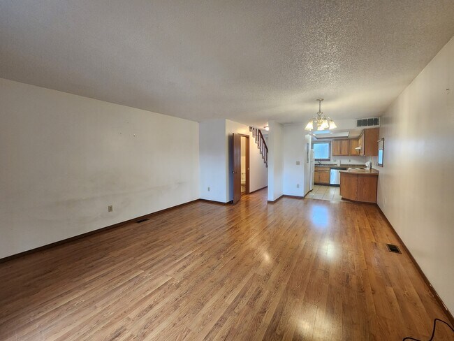 Building Photo - 7431 Woburn Cir