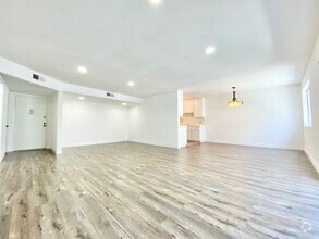 Building Photo - 121 Croft Ave