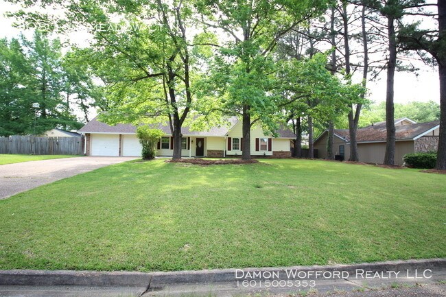 Building Photo - 308 Longmeadow Ct
