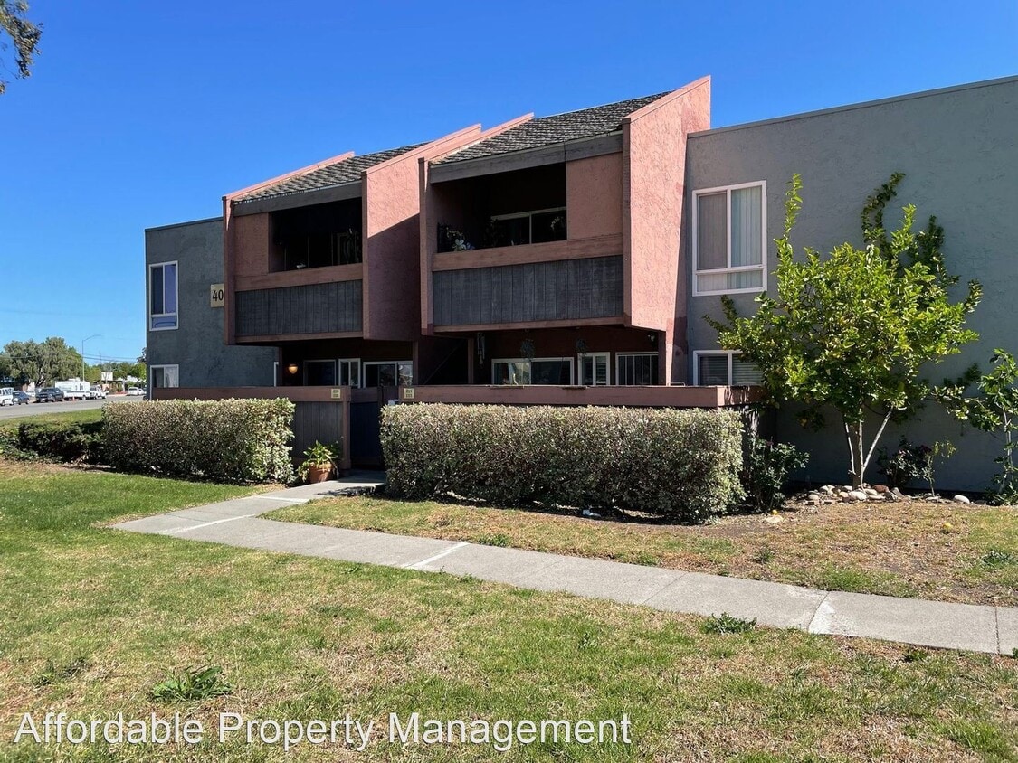 Foto principal - 2 br, 1 bath House - 408 Dempsey Road #110