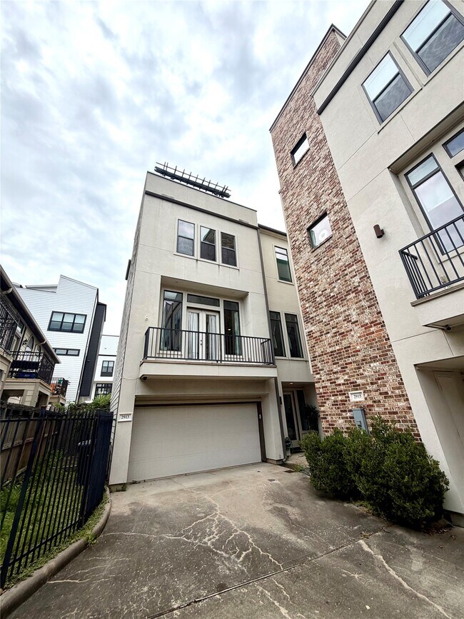 Building Photo - 2913 Leeland St