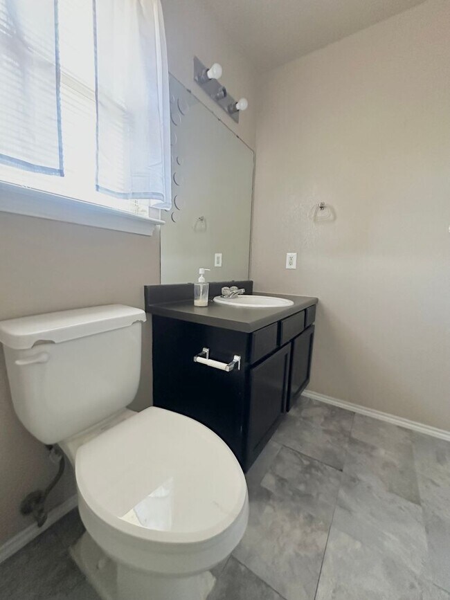 Building Photo - 3Ba/2Ba in Killeen, TX!!