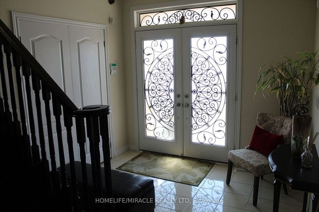 Building Photo - 210 Bellchase Trl