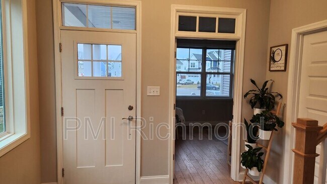 Building Photo - 5012 Darre Hall Ct