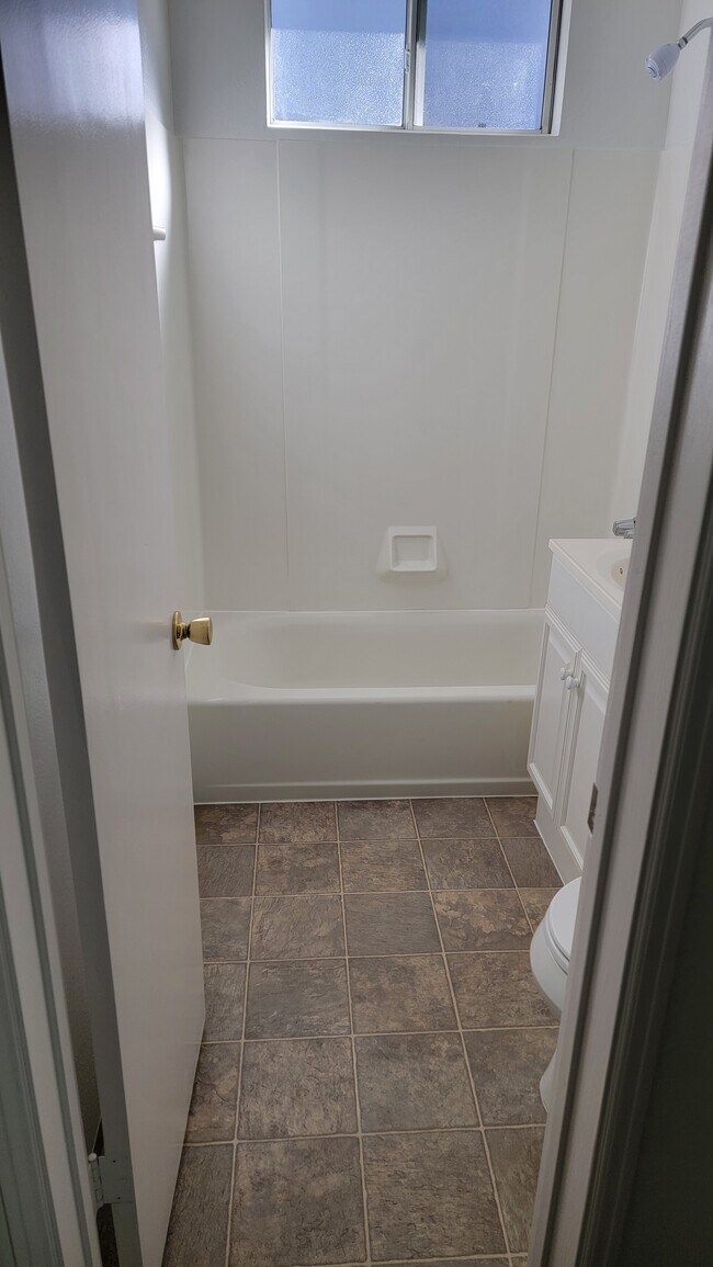 Foto del edificio - 2204 Aviation Way