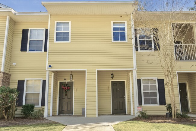 Foto del edificio - FOR RENT, 2 bedroom 2.5 bathroom townhouse