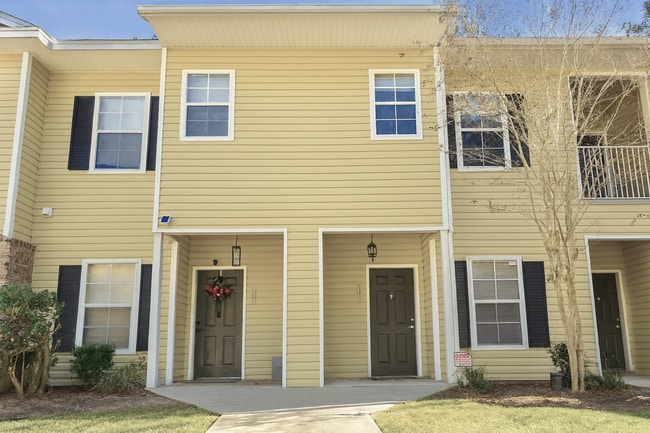 Photo - FOR RENT, 2 bedroom 2.5 bathroom townhouse