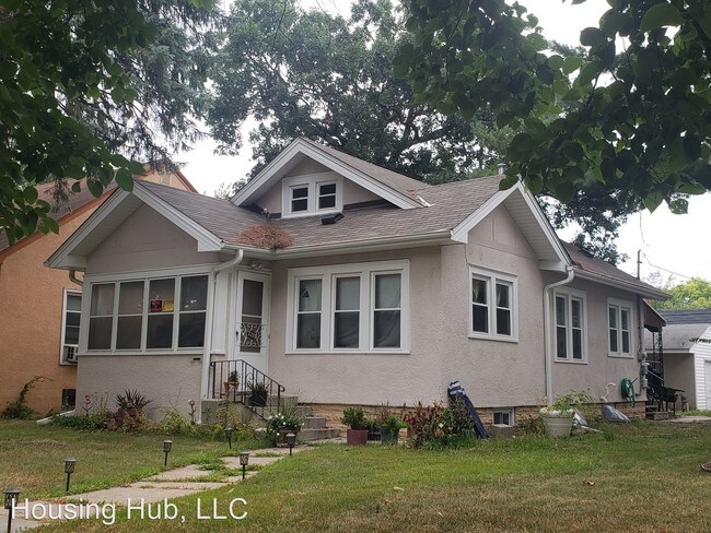 Building Photo - 2 br, 1 bath House - 3220 Thomas Ave N