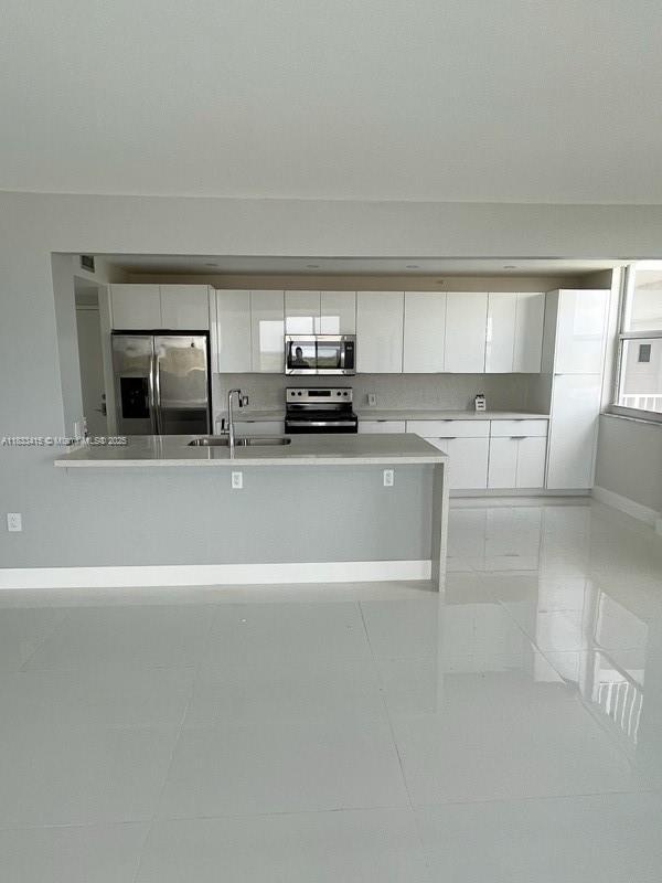Building Photo - 4200 Hillcrest Dr