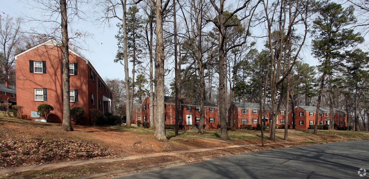 Lindley Park Manor Apartments 300 Ashland Dr Greensboro, NC