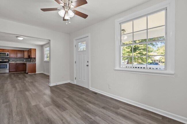 Foto del edificio - 3403 Commonwealth Ave