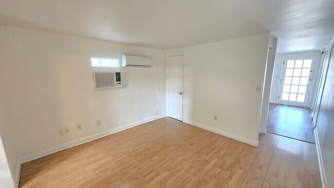 Foto del edificio - 5111 Swift Rd