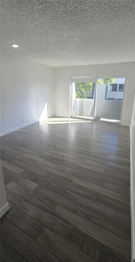 Foto principal - 11110 SW 196th St