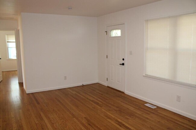 Foto del edificio - 713 N Sunset Dr