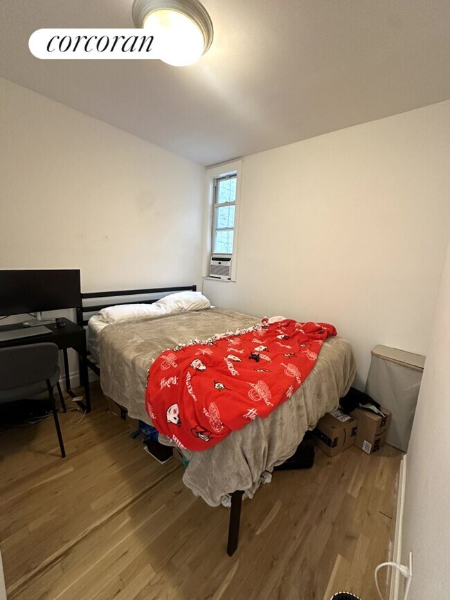 Foto del edificio - 324 W 47th St