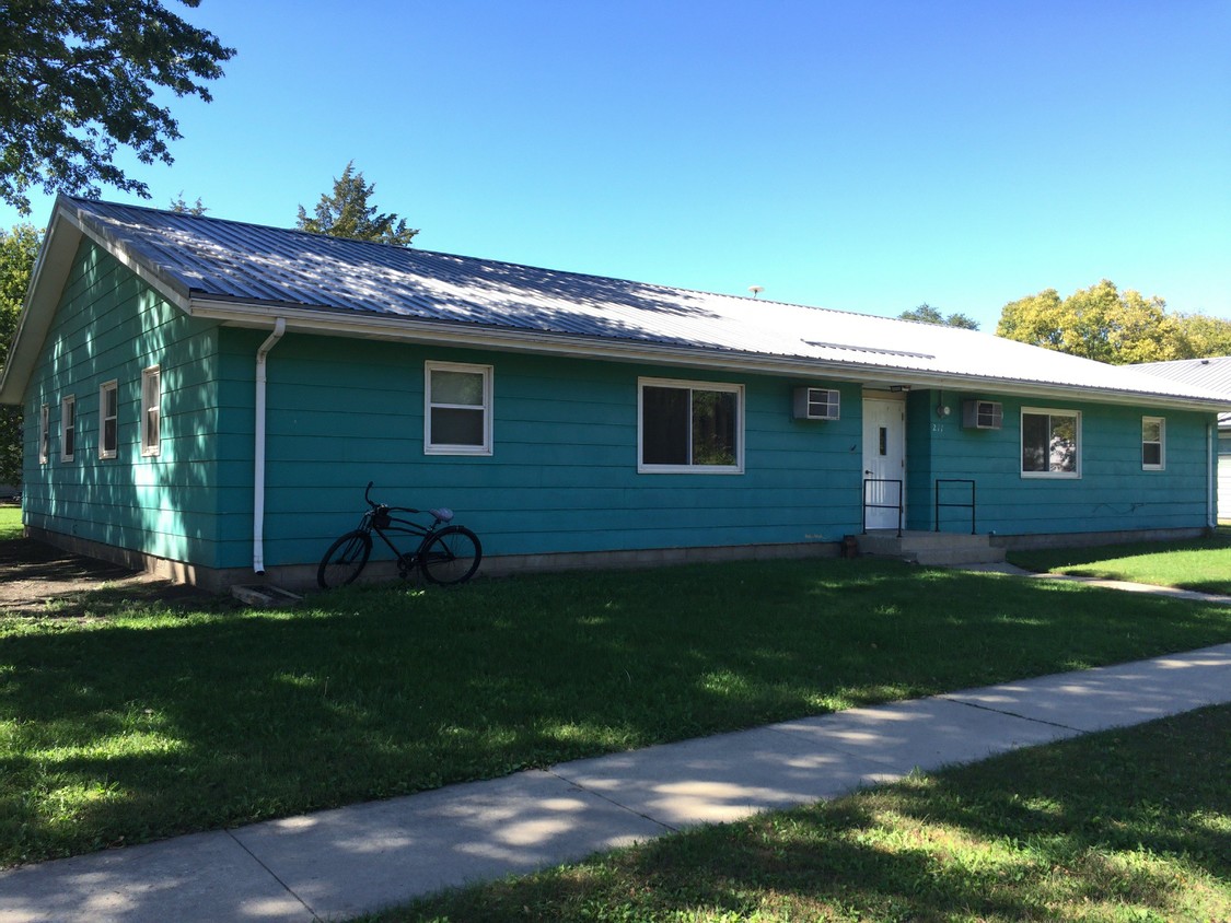 Tibio Manor Apartments - 104 W Clark St