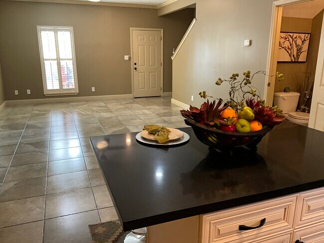 Foto del edificio - 1720 Mignonette Ln