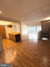 Building Photo - 1071 Lancaster Blvd