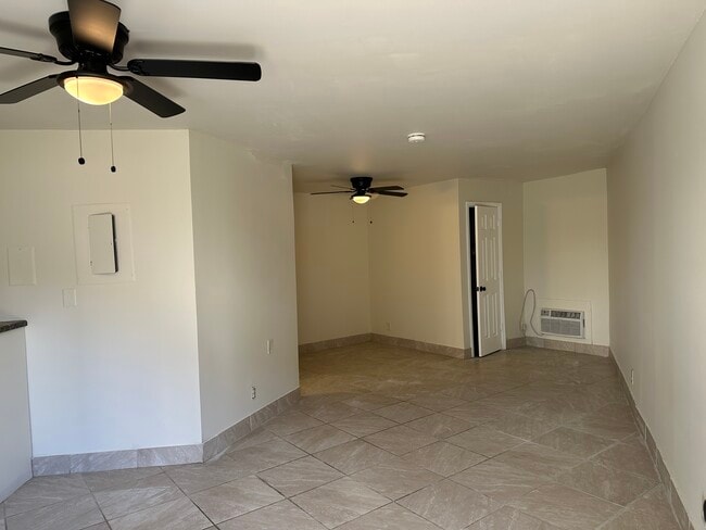 Foto del edificio - 3801 Triana Blvd SW