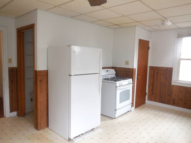 Foto del edificio - Two Bedroom Home in Belleville