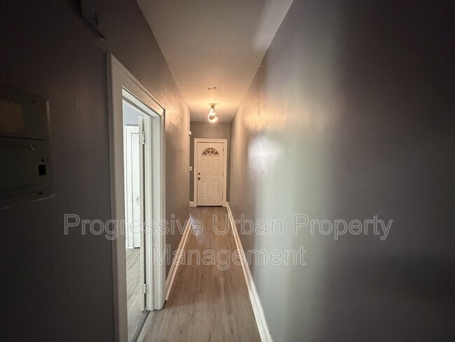 Building Photo - 3412 E 147th St