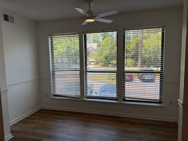 Building Photo - Updated First Floor Forest Cove Condo- Bike to the Beach!
