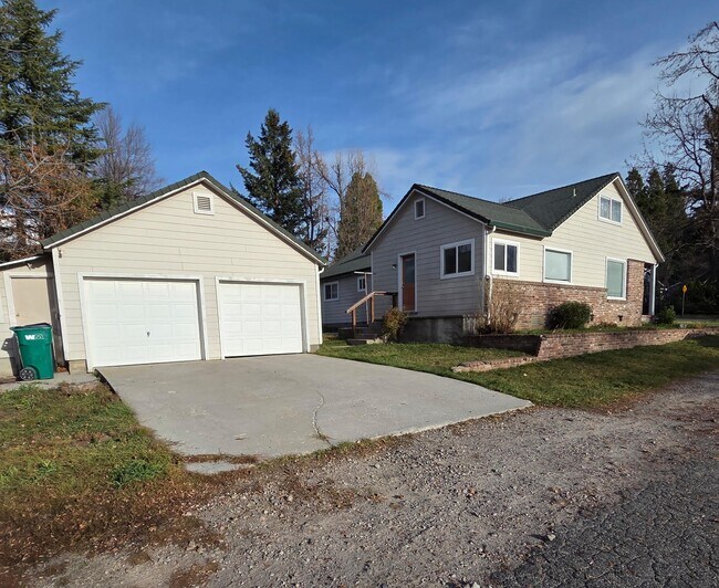 Foto del edificio - 300 E Lake St