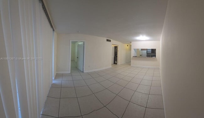 Foto del edificio - 8185 NW 7th St