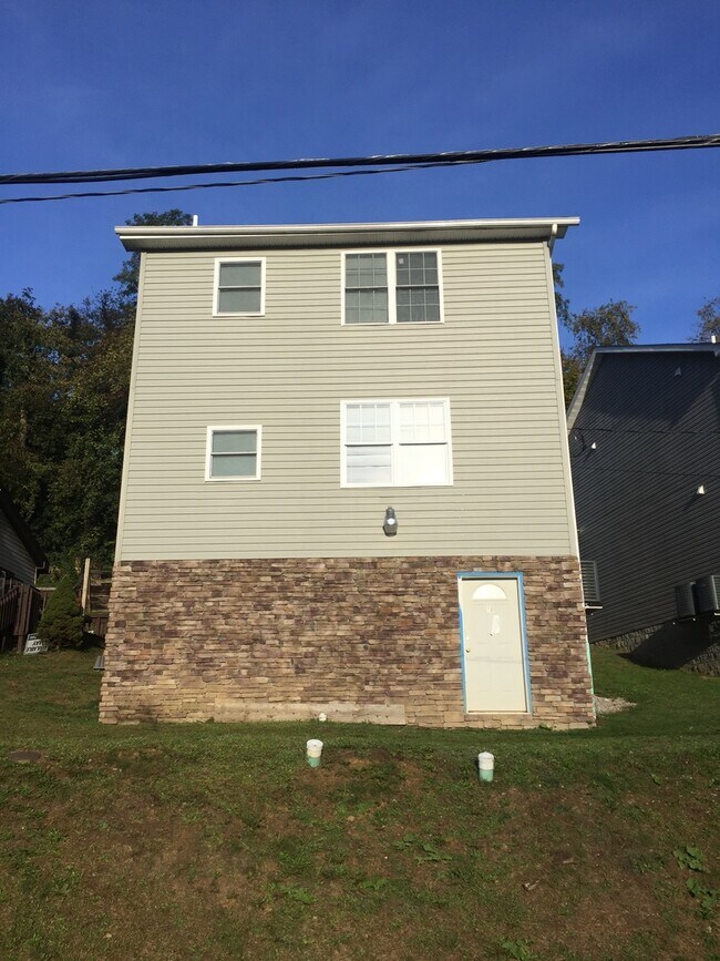 Foto del edificio - 10 Highland Ave
