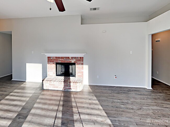Building Photo - 1010 Sage Brush Tr