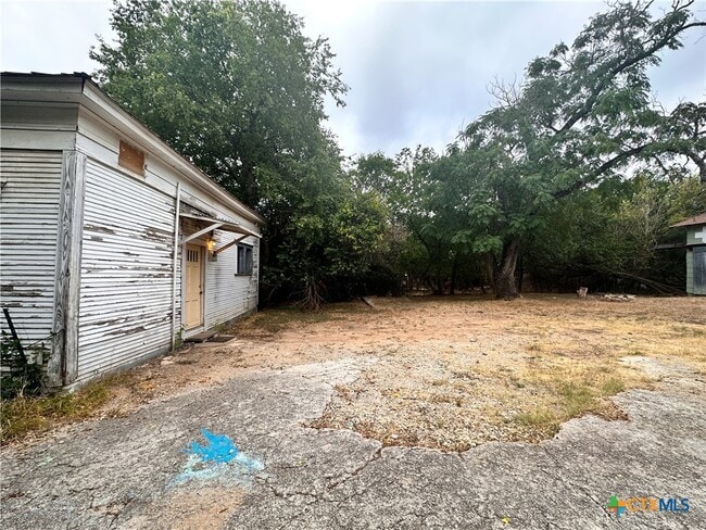 Building Photo - 244 W Sessom Dr