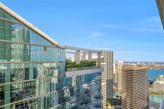 Building Photo - 801 S Miami Ave