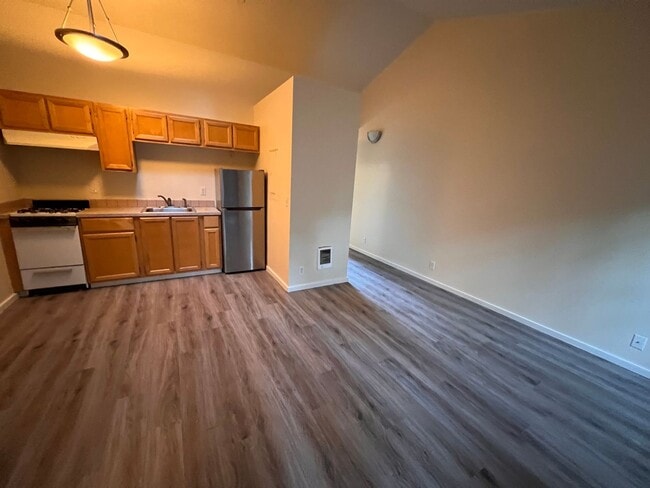 Photo - South Eugene Studio Apartment