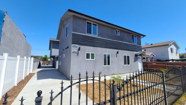 Building Photo - 10962 Avalon Blvd