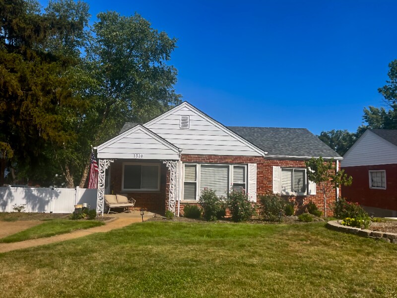Foto principal - 1500 Pinetree Ln