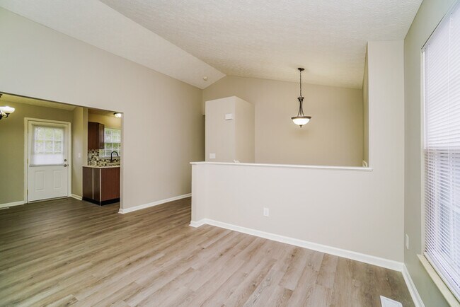 Foto del edificio - 1486 Tall Meadows Dr