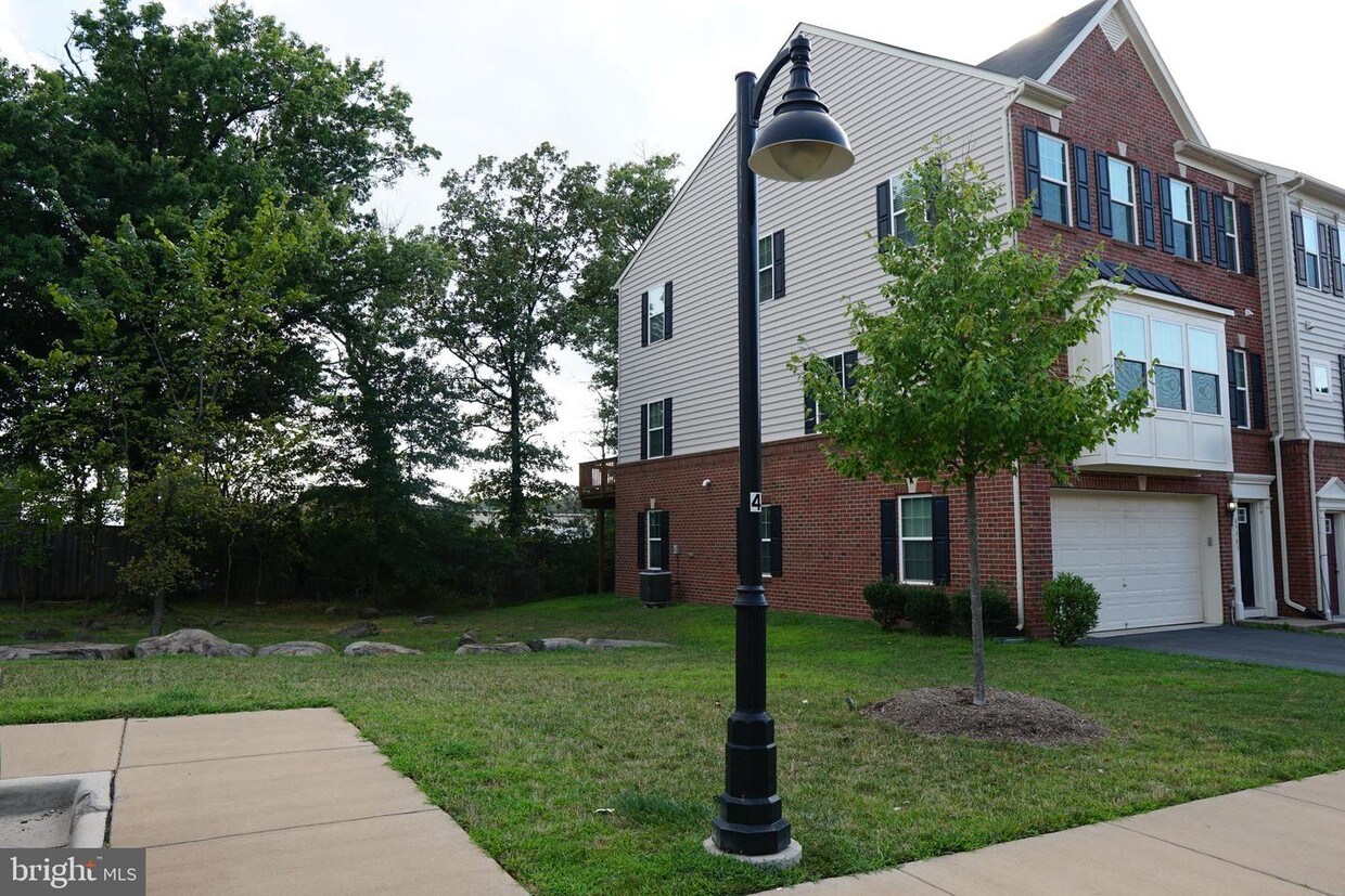45903 Peach Oak Terrace, Sterling, VA 20166 Townhome Rentals in