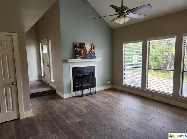 Building Photo - 305 Forest Dr