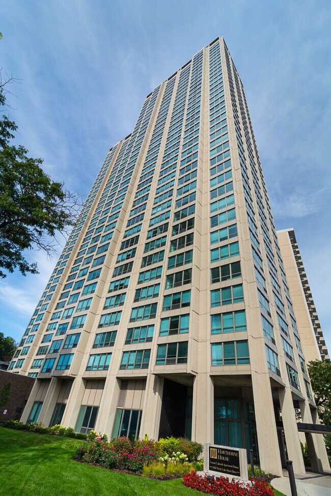 Building Photo - 3000 N Lake Shore Dr