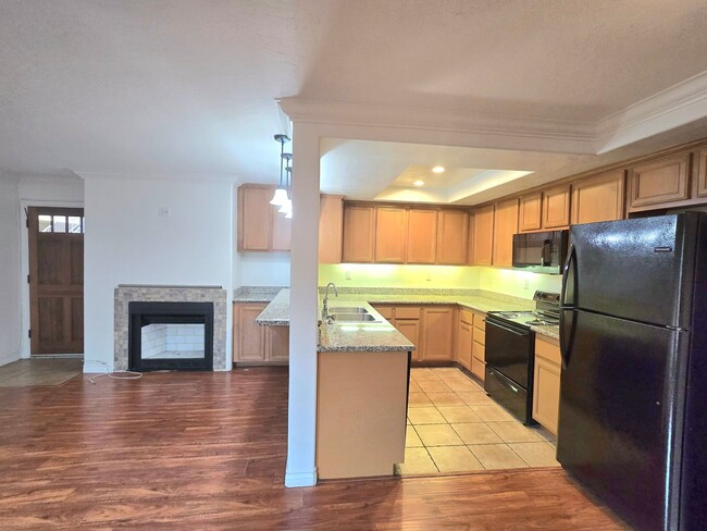 Foto del edificio - Gorgeous 2 bedroom, 1 bathroom condo in th...