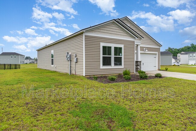 Building Photo - 1109 Joywood Dr