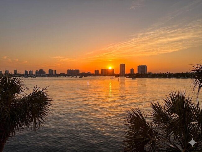 Foto del edificio - 2640 Lake Shore Dr