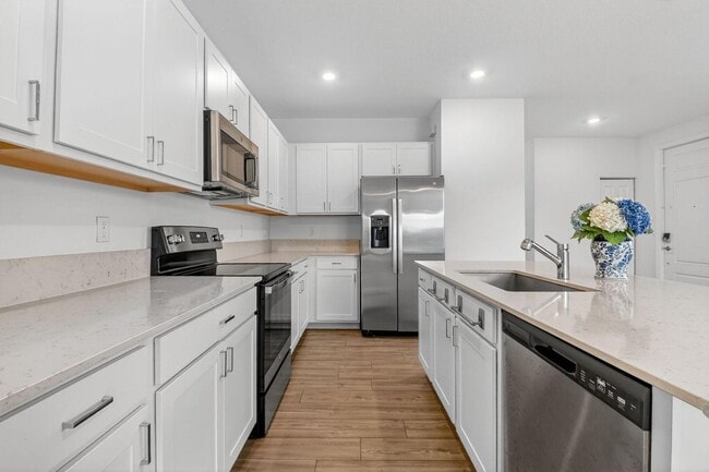 Foto del edificio - 4645 Meyerson Pl