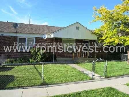 Building Photo - 1480 S Green St