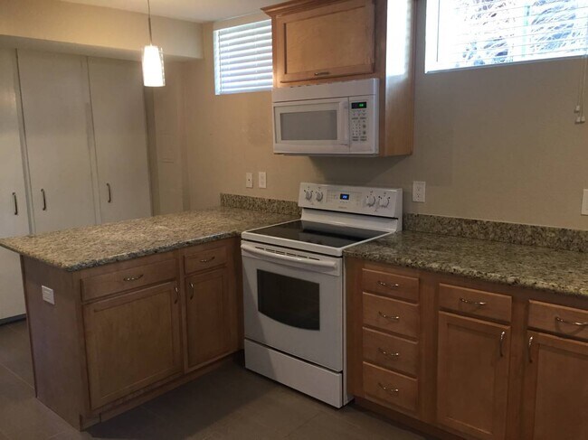 Kitchen - 3566 S Depew St